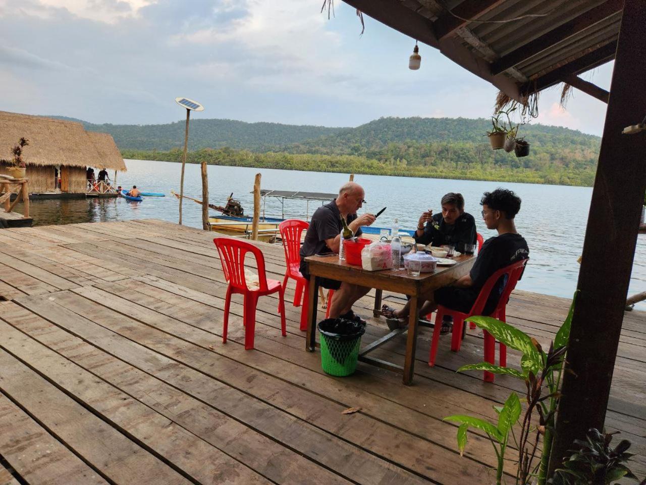 فيلا The Floating House Krŏng Kaôh Kŏng المظهر الخارجي الصورة